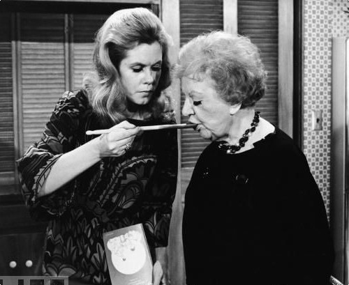 Samantha-and-Aunt-Clara-bewitched-5950339-500-409