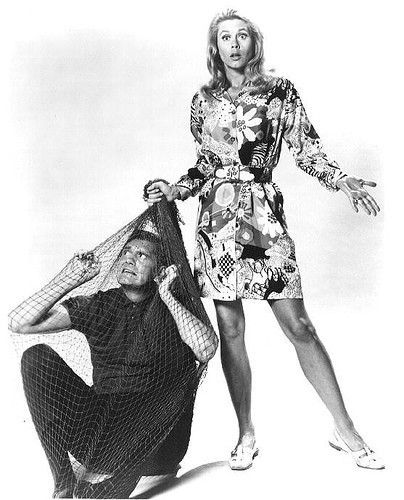 Samantha-and-Darrin-bewitched-2432865-404-500